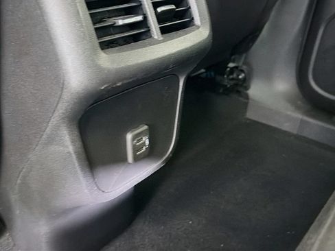 Used 2023 Chevrolet Equinox LT w/ Driver Convenience Package FWD image 30