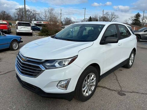 Used 2020 Chevrolet Equinox LS image 1