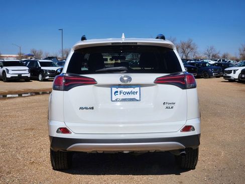 Used 2016 Toyota RAV4 XLE image 11