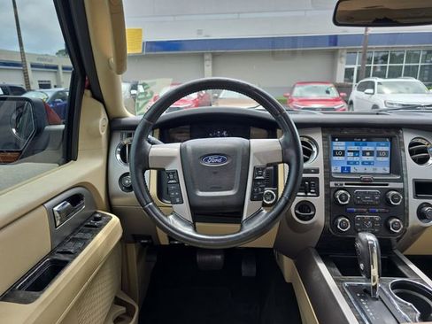 Used 2017 Ford Expedition Limited w/ Equipment Group 301A RWD image 15