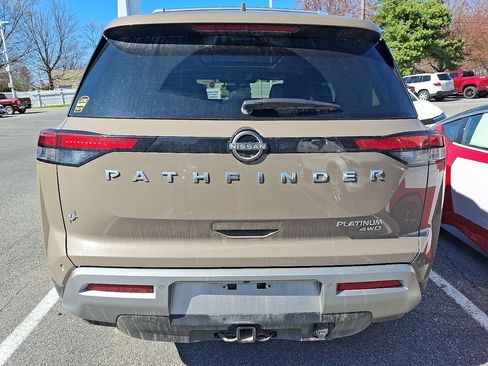 Used 2023 Nissan Pathfinder Platinum image 6