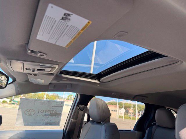 New 2026 Toyota Sienna XLE AWD/4WD image 13