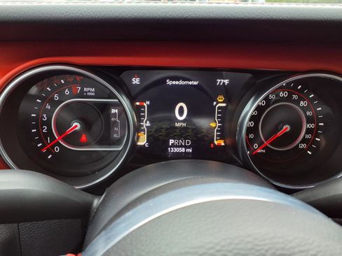 Used 2020 Jeep Gladiator Rubicon w/ Safety Group AWD/4WD image 13