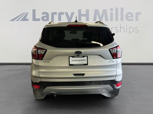 Certified 2017 Ford Escape SE w/ Equipment Group 201A image 4