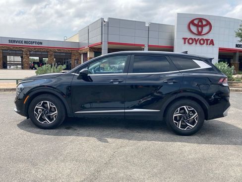 Used 2025 Kia Sportage LX FWD image 6