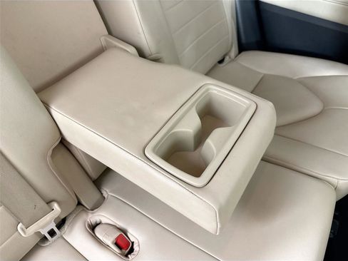 Certified 2023 Toyota Highlander XLE image 47