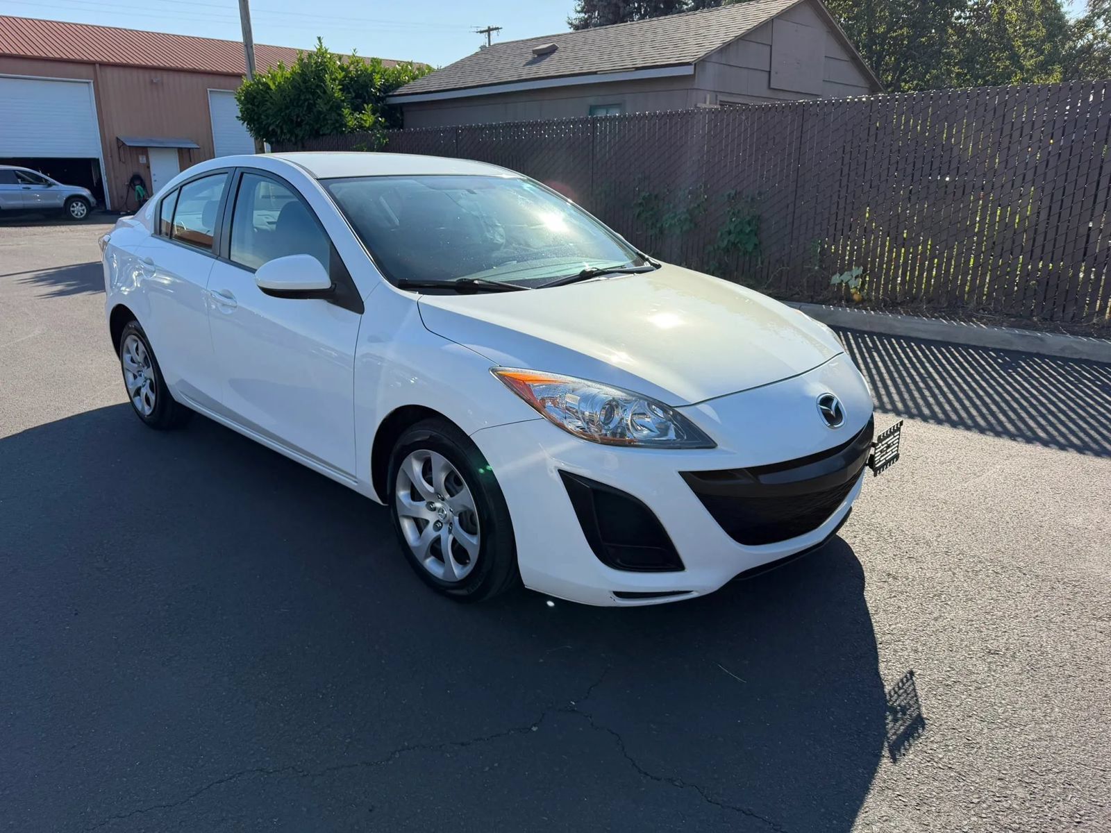 Used 2010 MAZDA MAZDA3 i Sport FWD image 3