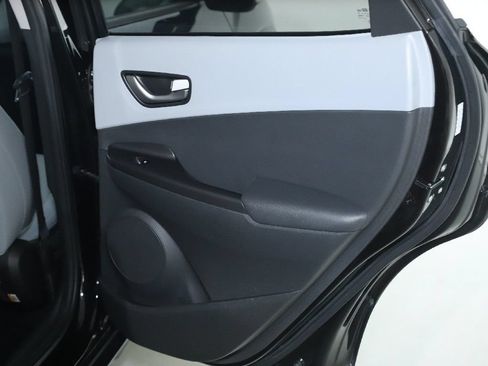 Used 2020 Hyundai Kona Limited AWD/4WD image 32