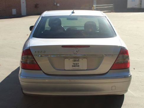 Used 2008 Mercedes-Benz E 350 Sedan image 5