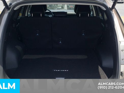 Used 2026 Hyundai Tucson Limited AWD/4WD image 9