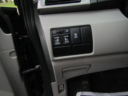 Used 2016 Honda Odyssey SE image 15