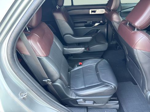 Used 2023 Ford Explorer Platinum w/ Technology Package AWD/4WD image 49