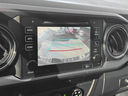 Used 2017 Toyota Tacoma TRD Sport w/ Tow Package AWD/4WD image 14