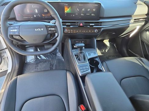 New 2026 Kia Sportage EX image 24