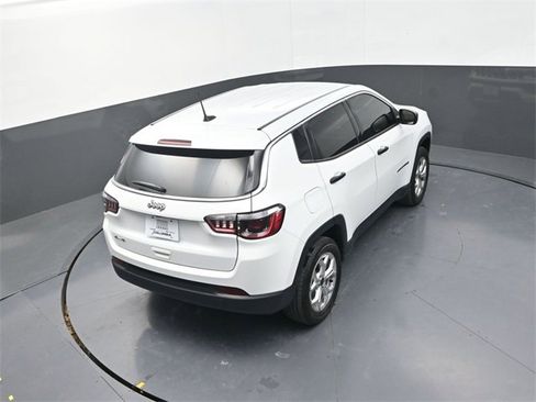 Used 2025 Jeep Compass Sport image 15