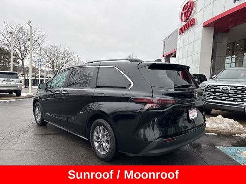 Used 2024 Toyota Sienna XLE image 4