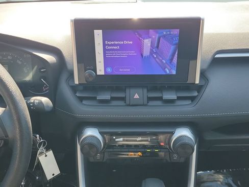 Used 2025 Toyota RAV4 LE AWD/4WD image 14
