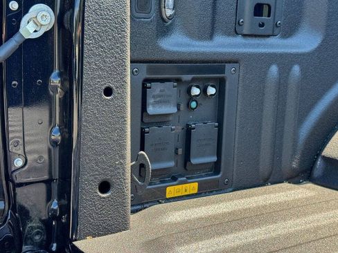 New 2025 Ford F150 Lightning Flash AWD/4WD image 19