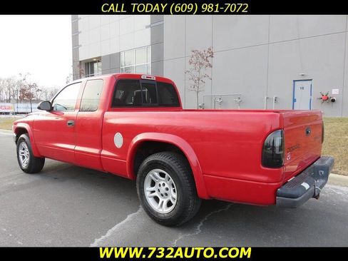 Used 2004 Dodge Dakota SXT 2dr Club Cab Rwd SB w/ Tire & Handling Group image 10