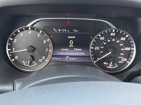 Used 2023 Nissan Titan SV w/ SV Convenience Package RWD image 27