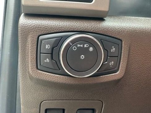 Used 2018 Ford F150 King Ranch w/ Equipment Group 601A Luxury AWD/4WD image 29