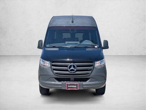 Used 2019 Mercedes-Benz Sprinter 2500 image 2