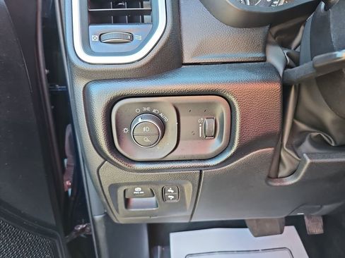 Used 2022 RAM 1500 Big Horn AWD/4WD image 29