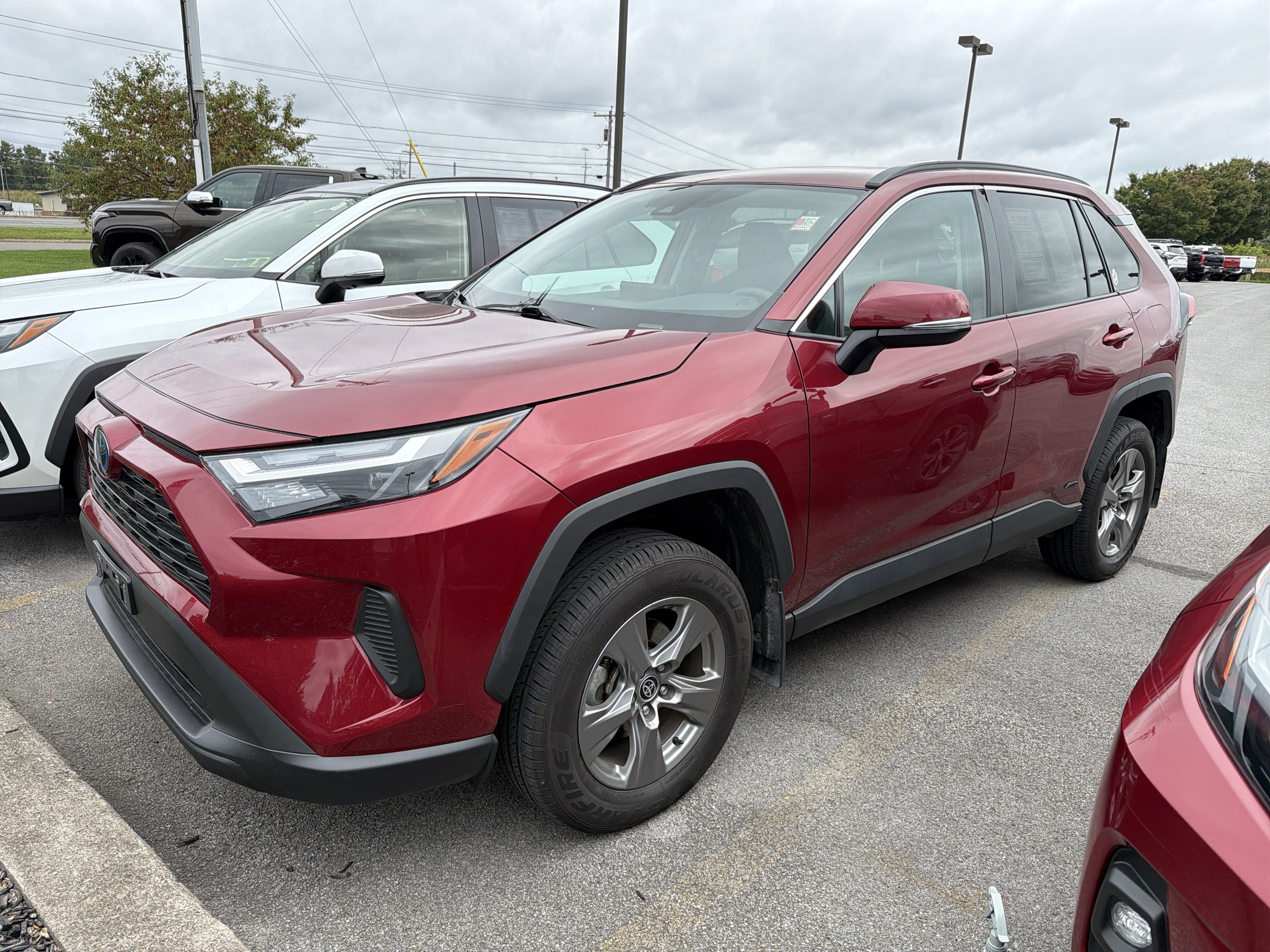 Used 2024 Toyota RAV4 XLE w/ Convenience Package AWD/4WD image 4