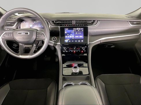 Used 2023 Jeep Grand Cherokee Altitude AWD/4WD image 14