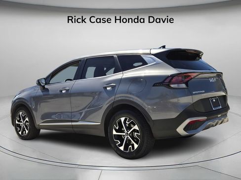 Used 2023 Kia Sportage EX image 7