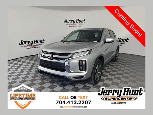 Used 2024 Mitsubishi Outlander Sport SE image 1