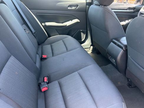Used 2022 Nissan Altima 2.5 SV FWD image 14
