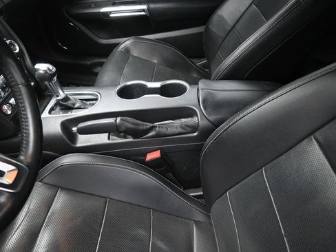 Used 2020 Ford Mustang Premium image 17