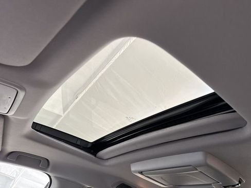 Used 2023 Honda Odyssey Elite image 19