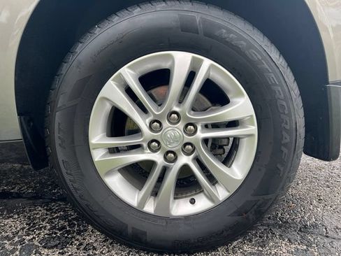 Used 2019 Buick Enclave Essence FWD image 28