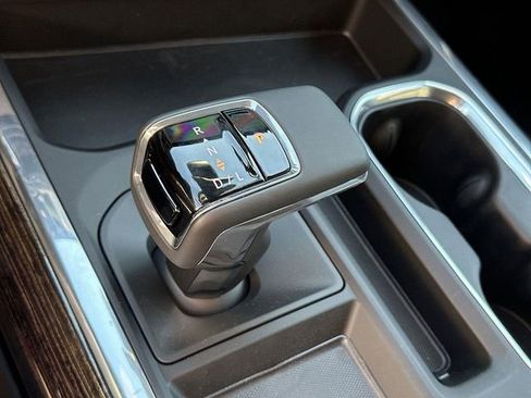 New 2026 GMC Sierra 1500 Elevation w/ LPO, Elevation Black Package image 13