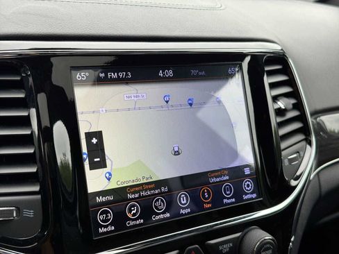 Used 2020 Jeep Grand Cherokee Overland AWD/4WD image 24