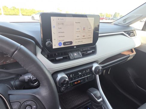 Used 2025 Toyota RAV4 Limited w/ Weather Package AWD/4WD image 28