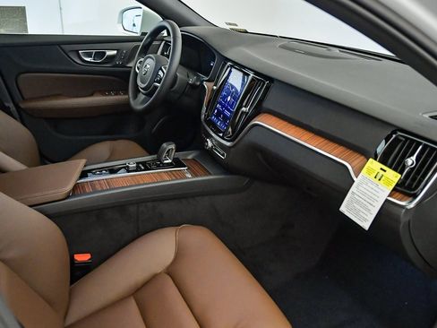 Certified 2026 Volvo V60 B5 Cross Country Plus w/ Climate Package AWD/4WD image 16