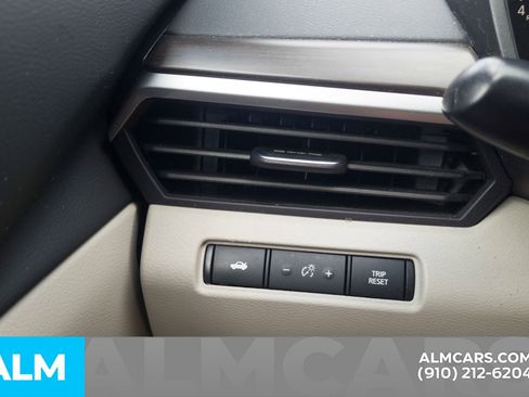Used 2025 Nissan Altima 2.5 SV image 18