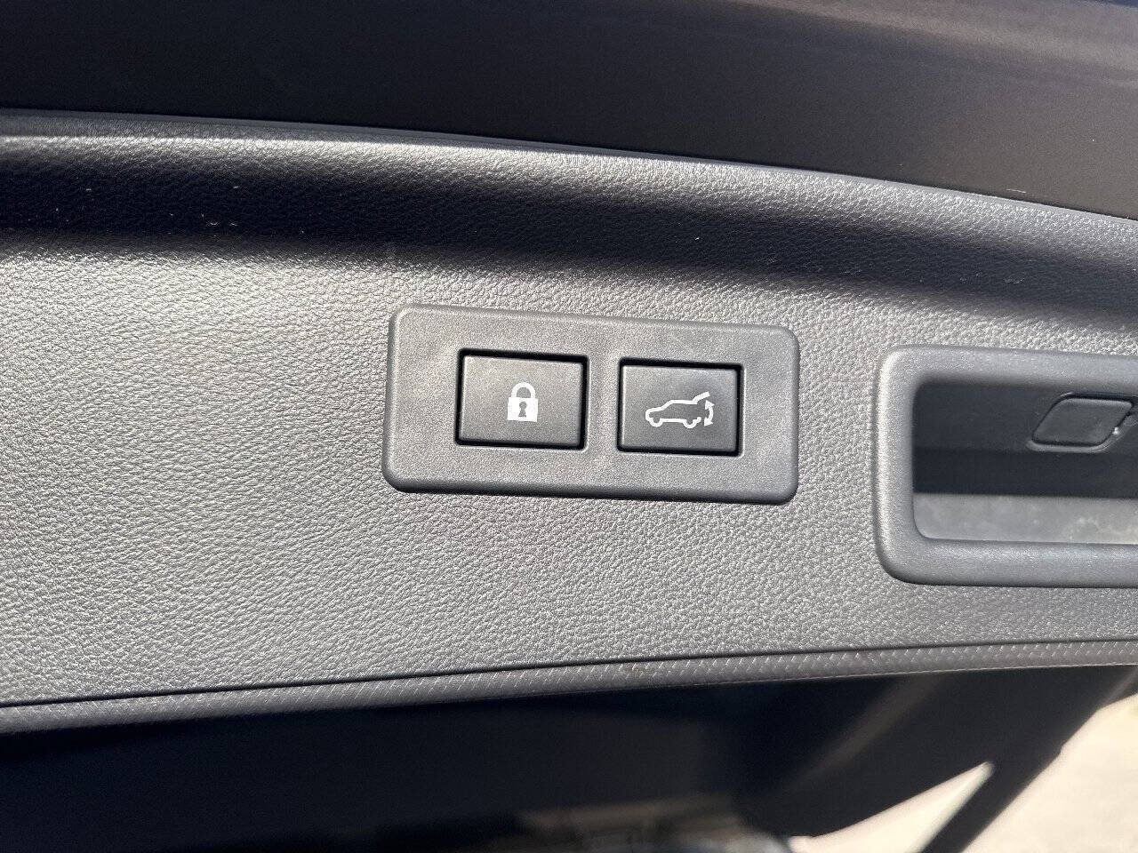 Used 2022 Subaru Forester Premium AWD/4WD image 26