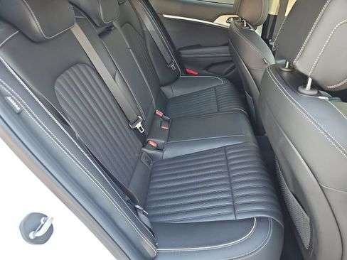 Certified 2026 Genesis G70 2.5T RWD image 16