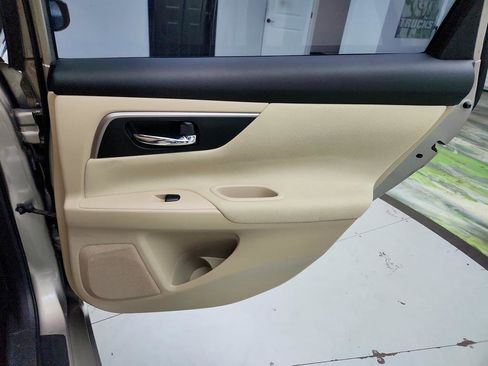 Used 2015 Nissan Altima 2.5 S w/ Power Driver Seat Package FWD image 28
