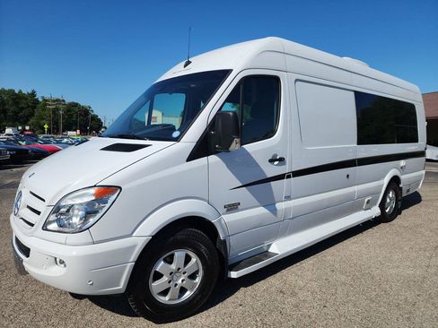 Used 2011 Mercedes-Benz Sprinter 2500 image 1