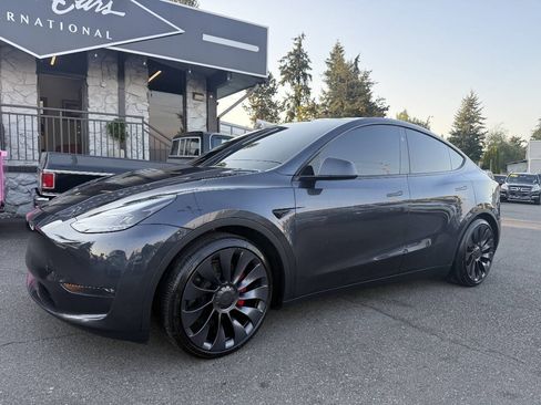 Used 2024 Tesla Model Y Performance AWD/4WD image 1
