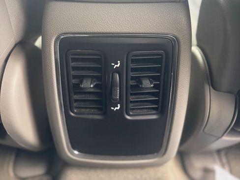 Used 2006 Pontiac Torrent 2WD image 20