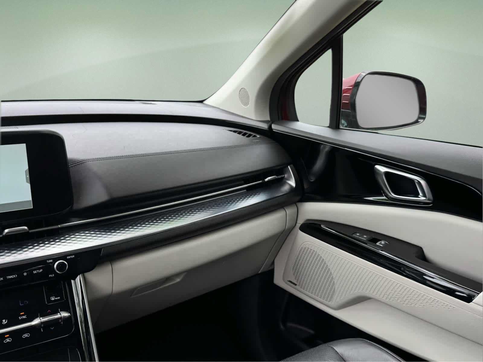 Used 2022 Kia Carnival SX Prestige FWD image 19