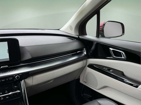 Used 2022 Kia Carnival SX Prestige FWD image 19