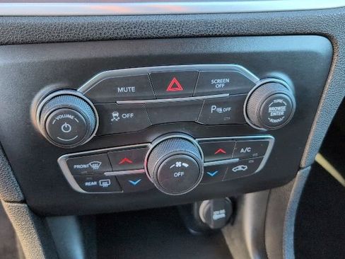 Used 2022 Dodge Charger SXT image 21