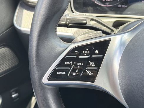 Used 2025 Mercedes-Benz C 300 Sedan image 16